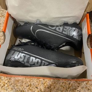 Nike Vapors 13 academy Cleats